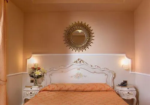 Hotel Confine Colà 3*,