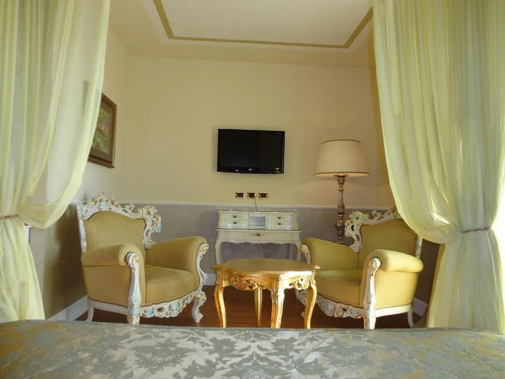 Hotel Confine Cola Italy