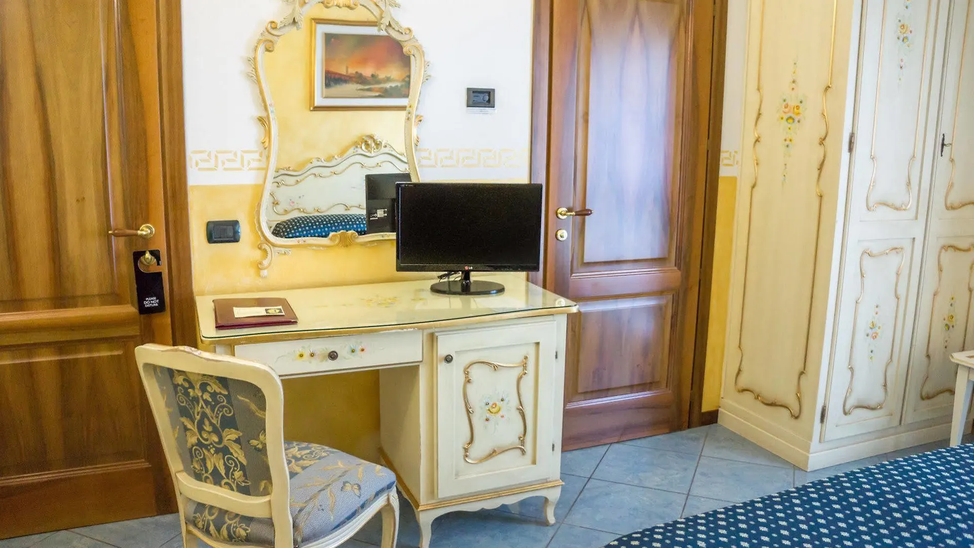 ***  Hotel Confine Cola Italy