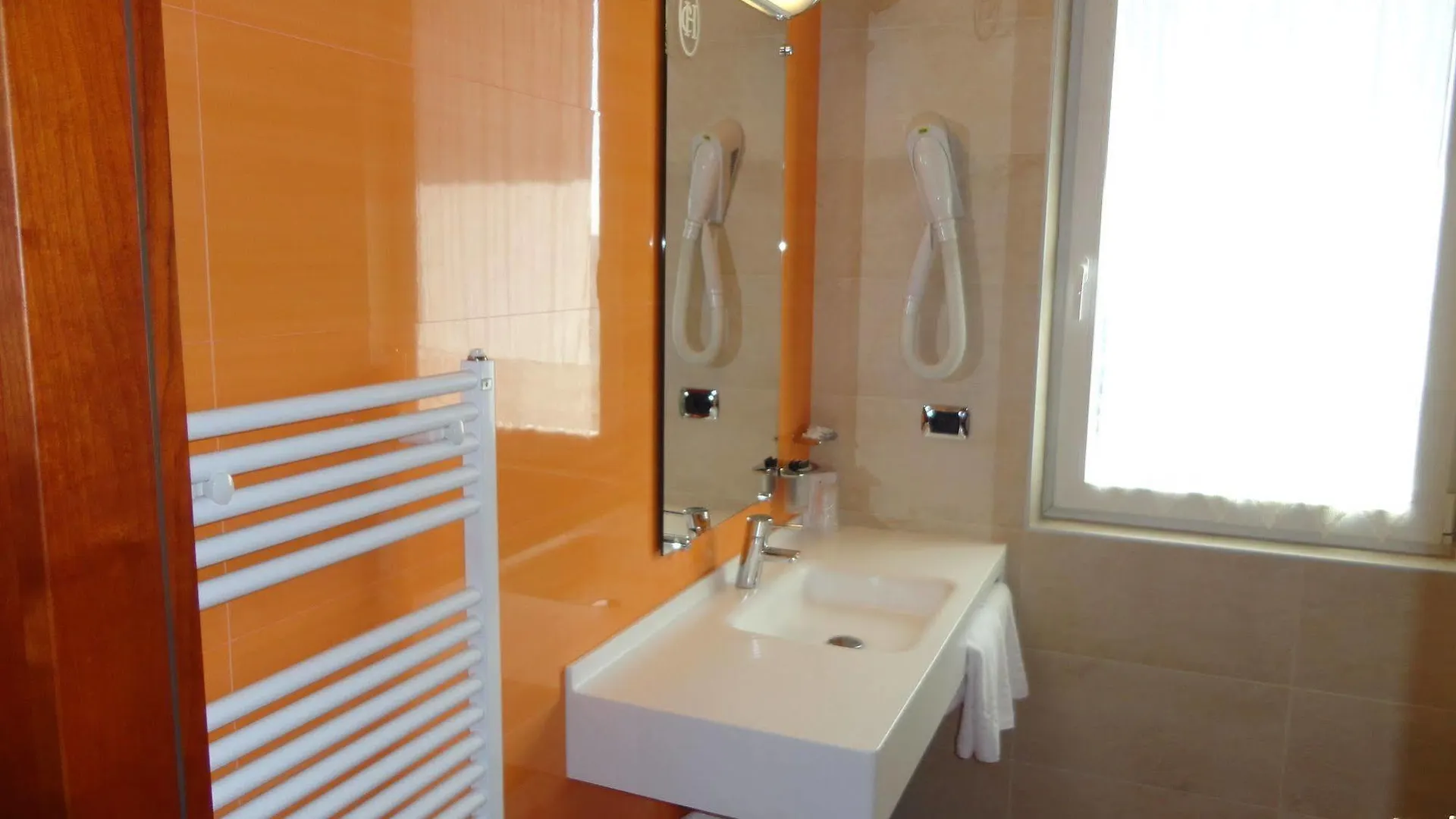 Hotel Confine Colà