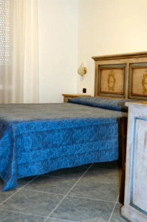 Hotel Confine Cola